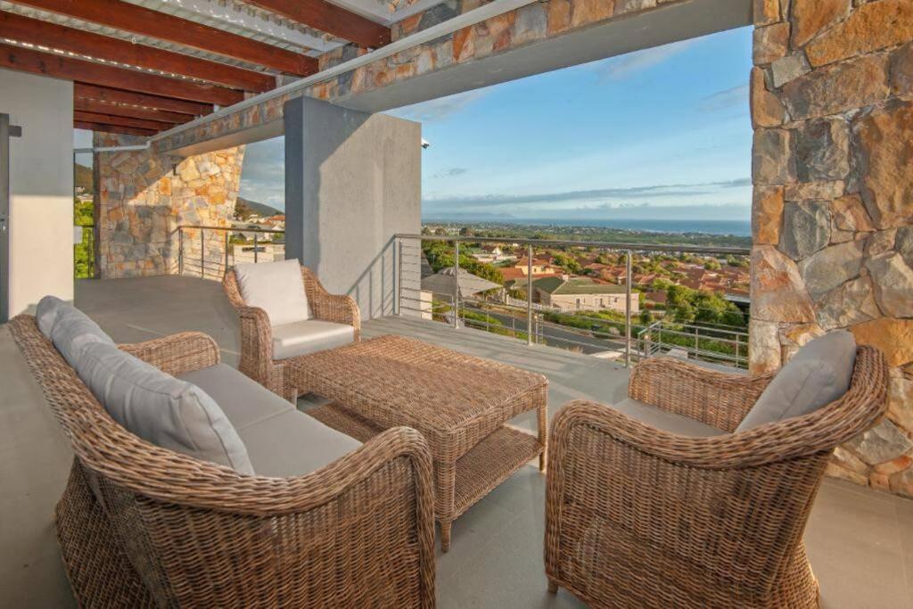 Waterstone Villa *