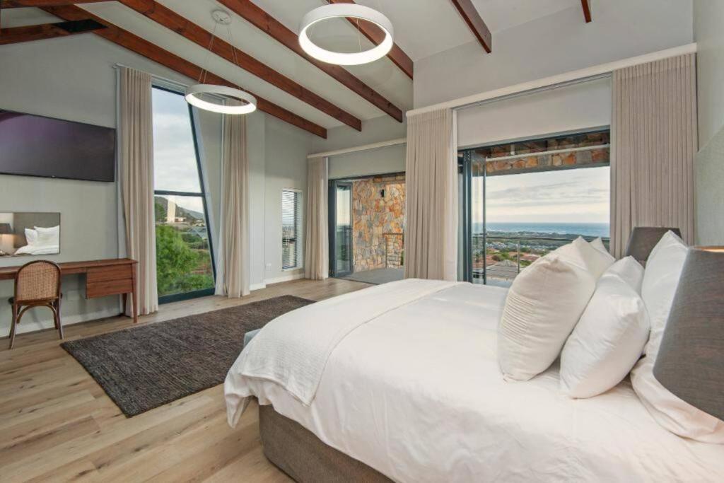 Waterstone Villa *